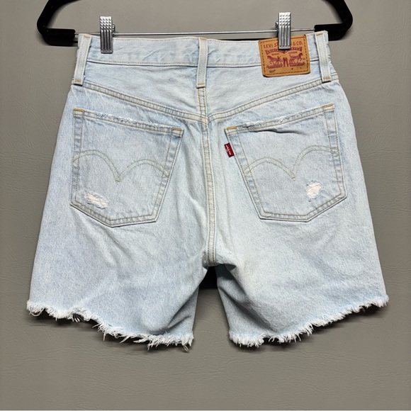 ✨ Levi’s 501 High-Rise Cut-Off Denim Shorts – Size 26 - Picture 2 of 12